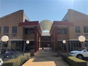 152.449996948242 m² Office Space in Muckleneuk