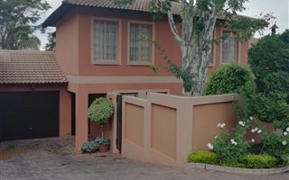 3 Bedroom Duplex in Sterrewag