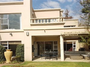 4 Bed House in Orchards
