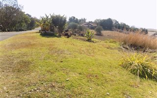 2450 m² Land available in Signal Hill