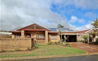 4 Bedroom House in Die Boord
