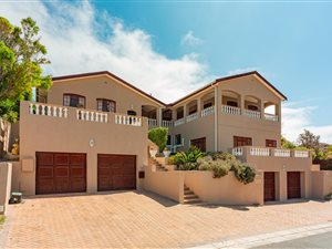 4 Bed House in Fish Hoek