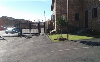 2 Bedroom Townhouse in Chloorkop