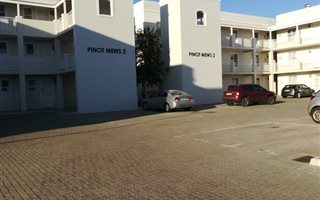 2 Bedroom Apartment in Nuutgevonden
