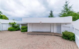 4 Bedroom House in Dainfern Golf Estate