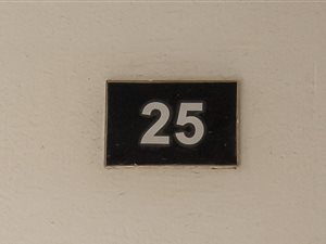 2 Bed Apartment in Sir Lowrys Pass