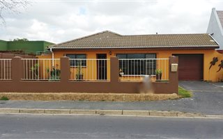 5 Bedroom House in Windsor Park