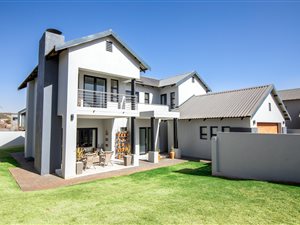 4 Bed House in The Hills