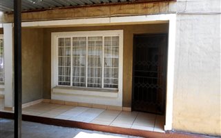 2 Bedroom Flat in Oos-Einde