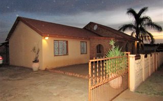 3 Bedroom House in Lotus Gardens