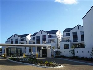 2 Bed Apartment in Somerset West Central
