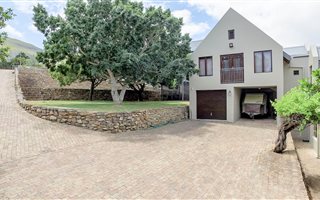 4 Bedroom House in Onrus