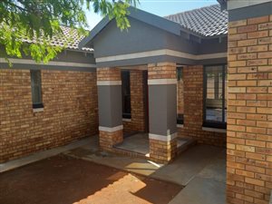 3 Bed Townhouse in Doringkruin