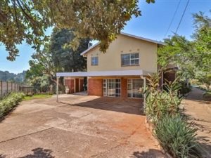 6 Bed House in Forest Hills