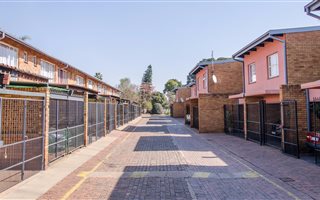 2 Bedroom Duplex in Dorandia