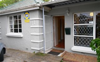 3 Bedroom Duplex in Kensington