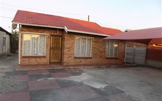 2 Bedroom House in Boitekong