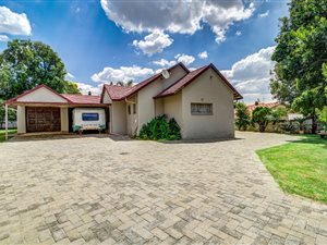 3 Bed House in Birch Acres