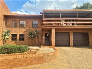 3 Bed Townhouse in La Montagne