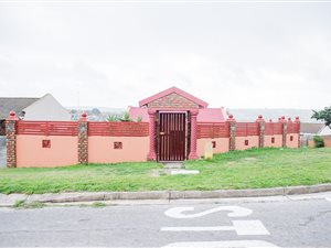 2 Bed House in Port Elizabeth Central