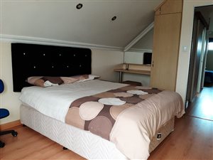 4 Bed Apartment in Tuzi Gazi