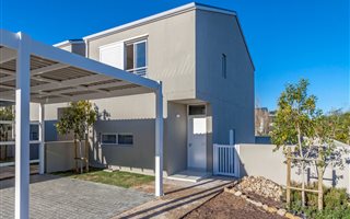 2 Bedroom House in Somerset Lakes