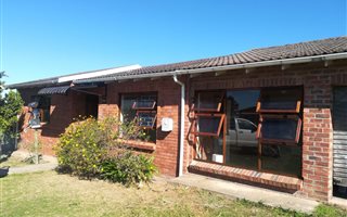 3 Bedroom House in Uitenhage Central
