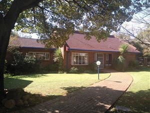 5 Bed House in Mooivallei Park