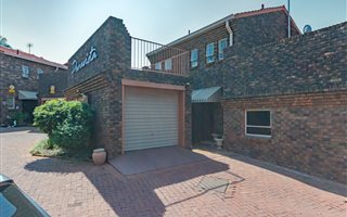 3 Bedroom Townhouse in Waterkloof Glen