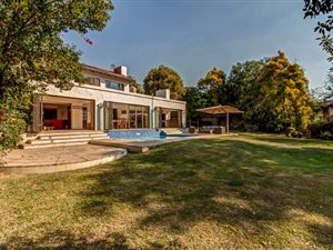 4 Bed House in Fourways Gardens