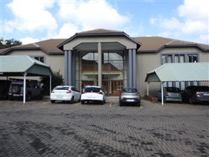 193 m² Office Space in Die Hoewes
