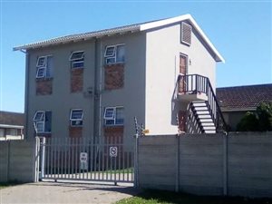 2 Bed Townhouse in Van Der Stel