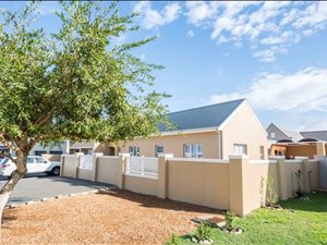3 Bed House in Somerset Country Estate