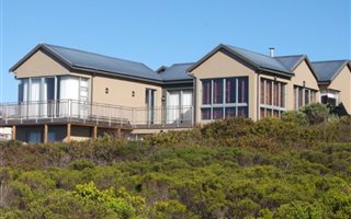 4 Bedroom House in Pinnacle Point Golf Estate