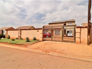 2 Bed House in Protea Glen