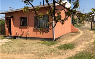 2 Bedroom House in Lovu