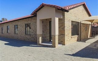 3 Bedroom Cluster in Liefde en Vrede