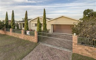 3 Bedroom House in Newton Park