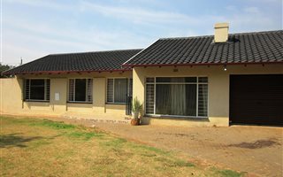 3 Bedroom House in Dersley