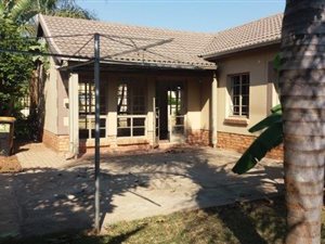3 Bed House in Waterval East