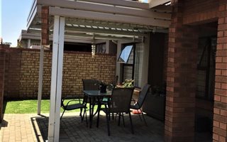 3 Bedroom House in Pomona AH