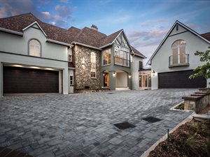 4 Bedroom House in Steyn City