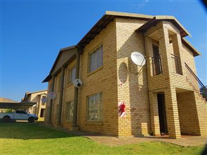 2 Bed Apartment in Waterval East