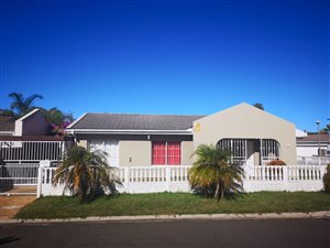 3 Bed House in West Beach