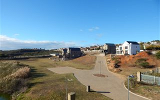 358 m² Land available in Hartenbos
