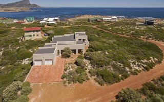 3 Bedroom House in Rooi Els