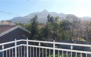 4 Bedroom House in Bergsig
