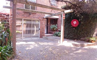 3 Bedroom Townhouse in Waterkloof Heights