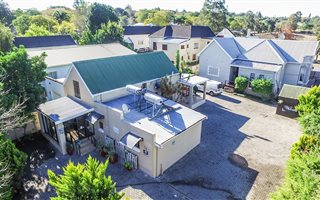 10 Bed, Bed and Breakfast in King Williams Town