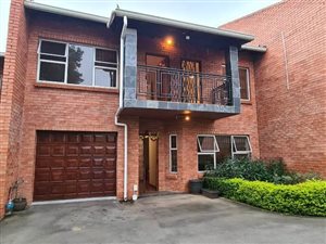 3 Bed Duplex in Pelham